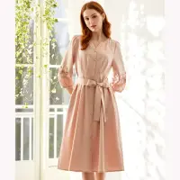 在飛比找momo購物網優惠-【IENA】蕾絲袖拼接小V領洋裝(#4274003 V領洋裝