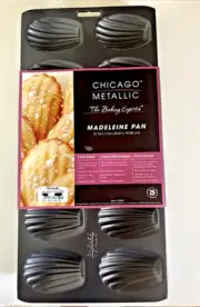 Chicago Metallic Madeleine Pan Nonstick 12-Cavity 3" Easy Release NEW 2014