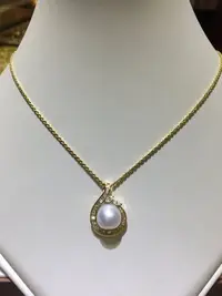 在飛比找Yahoo!奇摩拍賣優惠-11mm天然南洋珍珠鑽石項鍊，搭配豪華配鑽，超有氣質款式，超