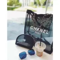 在飛比找蝦皮購物優惠-預購 Chanel 贈品 3in1 網紗沙灘包+化妝包組