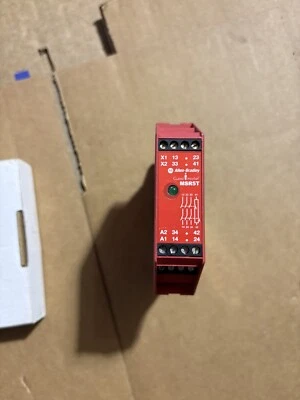 Allan Bradley Safety Relay MSR5T Supply 24 Ac/dc Volt
