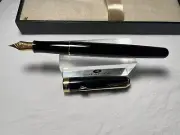 Parker Sonnet Fountain Pen Black Laquer with Gold Trim (Without ink)