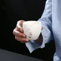 在飛比找樂天市場購物網優惠-德化白瓷茶杯品茗杯陶瓷手繪主人杯大師手工茶盞功夫茶具普洱單杯
