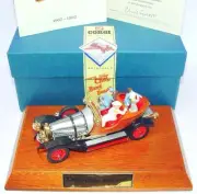 Corgi Toys 1:43 CHITTY CHITTY BANG BANG Movie TV Car + FIGURES & PLINTH MIB`92!
