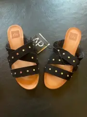 NEW IN BOX DOLCE VITA MASHA FAUX SUEDE SLIDE WEDGE SANDALS 7 1/2 BLACK – NIB