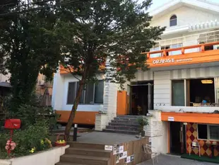 弘大橙色民宿Orange Guesthouse Hongdae