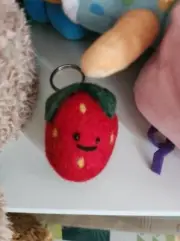 Handmade Felt Strawberry Keychain Cute Red Wool Plush Fruit Gift Charm