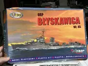 ORP 'BŁYSKAWICA' wz.65 Polish Navy Flagship 1:400 Mirage Hobby 40013 -