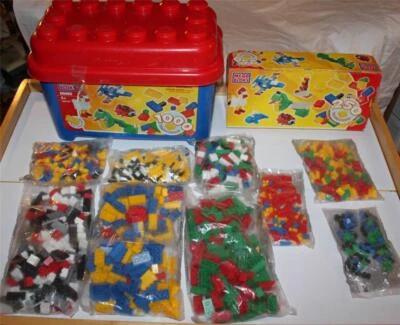 Mega Bloks 89989 Includes Container contains 1250 pieces - legos size - NEW