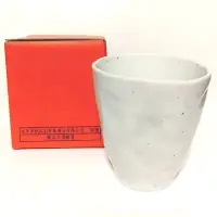 在飛比找Yahoo!奇摩拍賣優惠-和風米白點點陶瓷茶杯(日本製)