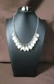 Paparazzi Beachfront And Center White Necklace And Earrings