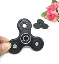 在飛比找Yahoo!奇摩拍賣優惠-陶瓷軸承材質Fidget Spinner指尖陀螺 指尖旋轉 