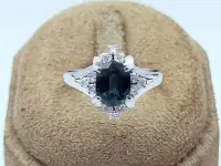 在飛比找Yahoo!奇摩拍賣優惠-【發條盒子C04】天然藍寶鑽石戒指 主石1.17克拉 鑽石1