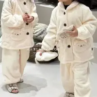 在飛比找Yahoo!奇摩拍賣優惠-【男童套裝】韓國童裝女童珊瑚絨家居服套裝冬季兒童睡衣睡褲二件