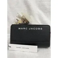 在飛比找蝦皮購物優惠-MARC JACOBS MJ 中夾 中長夾  男女適用 黑色