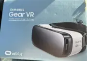 Samsung Gear VR 2 Oculus Virtual Reality Headset Sm - R322