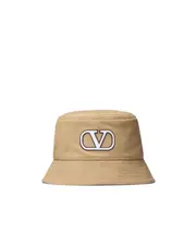Valentino VLogo Signature Narrow Brim Bucket Hat 57,58 Nude