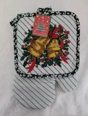 NEW 2 PC Christmas Holiday Oven Mitt And Pot Holder Set Bells Bow Floral