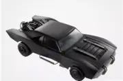 Hot Wheels RC The Batman 2022 RC Batmobile 1:10 Scale + Batman Figure Pattinson