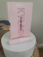 KYLASH Volume Mascara from Kylie Jenner 1ml/0.03oz Sample Size w/ cover box