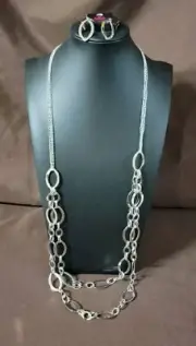 Paparazzi The Oval Achiever Silver Necklace And Earrings