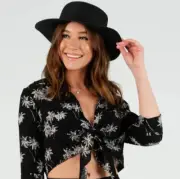NWT Lucca Crop Tie Front Top ¾ Sleeves Black White Medium Palm Tree Paradise