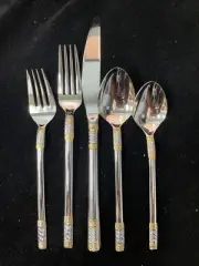 WALLACE Golden Corsica 5 piece flatware Place Setting BRAND NEW