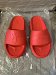 John Geiger Solar Red Slides Size 7