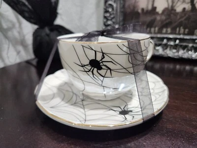 HALLOWEEN ELEGANCE SPIDERWEB BLACK WIDOW SPIDER TEACUP & SAUCER