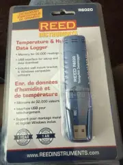 Temperature and humidifier data logger