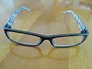 2 PAIR FOSTER GRANT WOMENS READING GLASSES matching soft cases 1.50 2.00 2.50