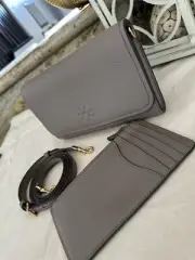 NWT Tory Burch Thea Small Pebble Leather Flat Wallet Crossbody in Gray