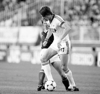 Oleg Blokhin Of The Soviet Union Is Challenged By Gordon Strachan 1982 Old Photo