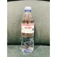 在飛比找蝦皮購物優惠-新包裝 法國依雲 evian天然礦泉水 (1入) 單瓶 (5