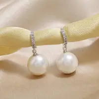 在飛比找ETMall東森購物網優惠-輕奢天然珍珠時尚氣質鋯石女母貝