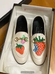 NIB Gucci Women Strawberry Brixton Loafers