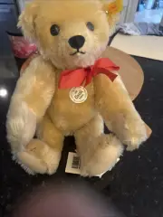 1909 13-1/2 in. Classic Teddy bear by STEIFF Made in Germany