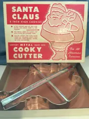 Vintage Santa Claus Cooky Cutter Disneyland NIB Metal 8-inch Cookie Antique