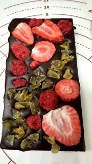 Belgian Dark chocolate bar Passion fruit Strawberry raspberry chocolate 100g !