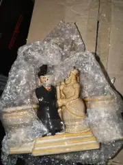 Yankee Candle Boney Bunch Bride And Groom Chapel Tealight Holder