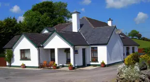 Valley Lodge Room Only Guest House