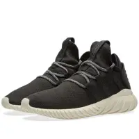 在飛比找momo購物網優惠-【adidas 愛迪達】TUBULAR DAWN W 黑色 