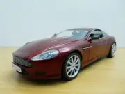 ASTON MARTIN DB9 coupé bordeaux 1/18 MotorMax