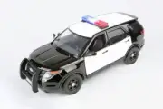DIECAST CAR W/DISPLAY CASE 2015 FORD POLICE INTERCEPTOR UTILITY 79536 1/24