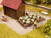 Noch 13216 HO Scale Garden Plot - Assembled - Deco Minis - 16 Cauliflower Plants
