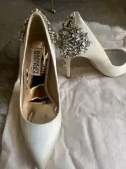 Badgley Mischka Weslee III Pump