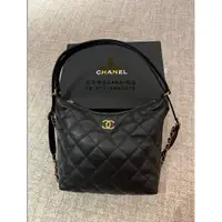 在飛比找蝦皮購物優惠-二手精品 CHANEL 22B HOBO 香奈兒 兩用包 嬉