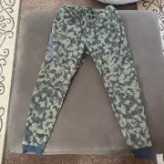 BRAND NEW Mens NIKE Sportswear Tech Fleece Camo Jogger Pant MediumCJ5981-222