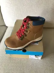 There About Big Boys Size 3M Emerald Memory Foam Flat Heel Hiking Boots Tan Navy
