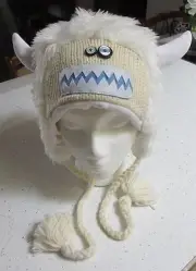ADULT WHITE HAT knit yeti big foot LND abominable sasquatch Bumble costume deLux